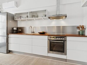 Fridge, microwave, cookware/dishes/utensils - "Hinrich" - 4.5km from the sea by Interhome (Aakirkeby)