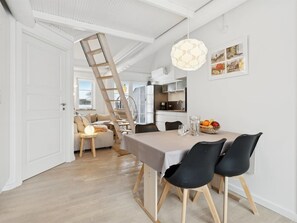 Dining - "Hinrich" - 4.5km from the sea by Interhome (Aakirkeby)