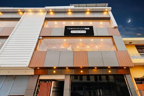 Super Townhouse Oak Kanpur
