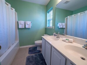 Bathroom - LOVELY 2 bd/2.5bath Centrally Located!! (North Charleston)