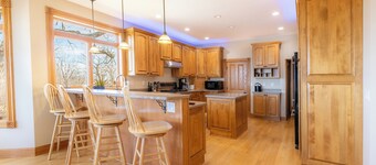 Historic Driftless Farmhouse ~ Military Ridge Retreat