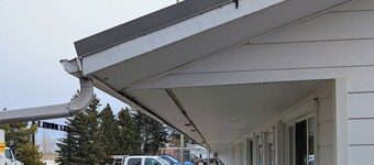 วากอน วีล โมเทล