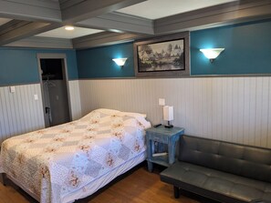 Room - Wagon Wheel Motel (Killam)