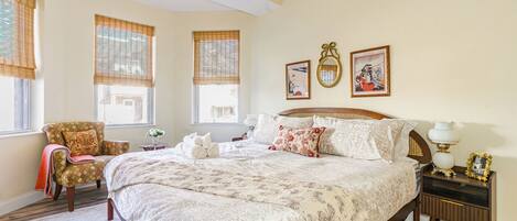 5 bedrooms, internet, bed sheets