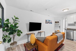 Living area - Benton Park Hideaway - 1S (St. Louis)