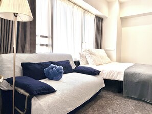 1 bedroom, iron/ironing board, WiFi, bed sheets - 2 minutes from Toranomon Hills Station] Easy access to Tokyo, Ginza, and Roppongi! Max. 6 people, quiet base: 7th floor (Minato-ku)