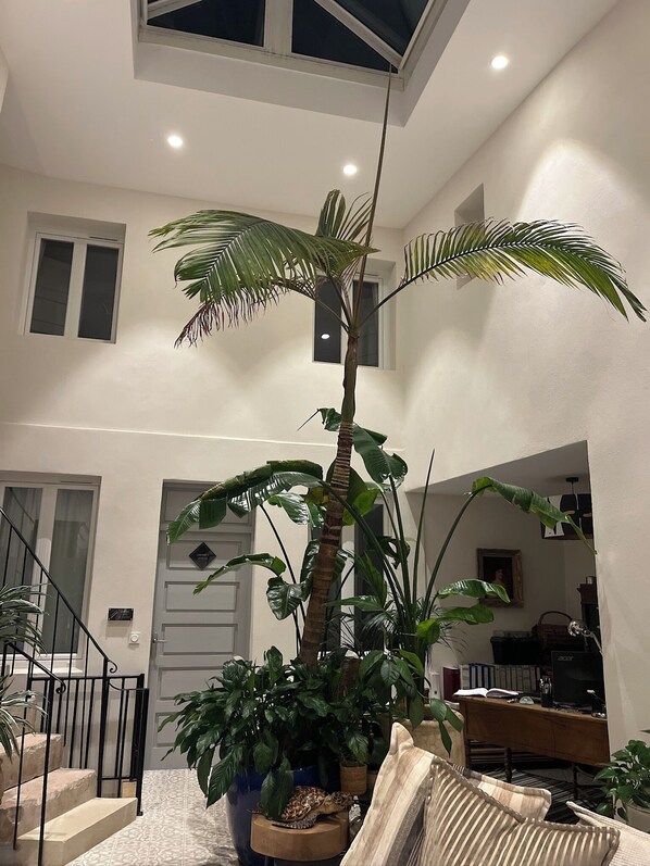 Interior - DOUCE NUITS (Nuits-Saint-Georges)