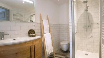 Superior Double Room, Non Smoking, Vineyard View | Bathroom