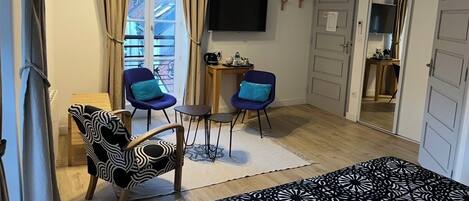 Superior-Doppelzimmer, Nichtraucher, Blick auf den Weinberg | Hochwertige Bettwaren, individuell dekoriert, individuell eingerichtet