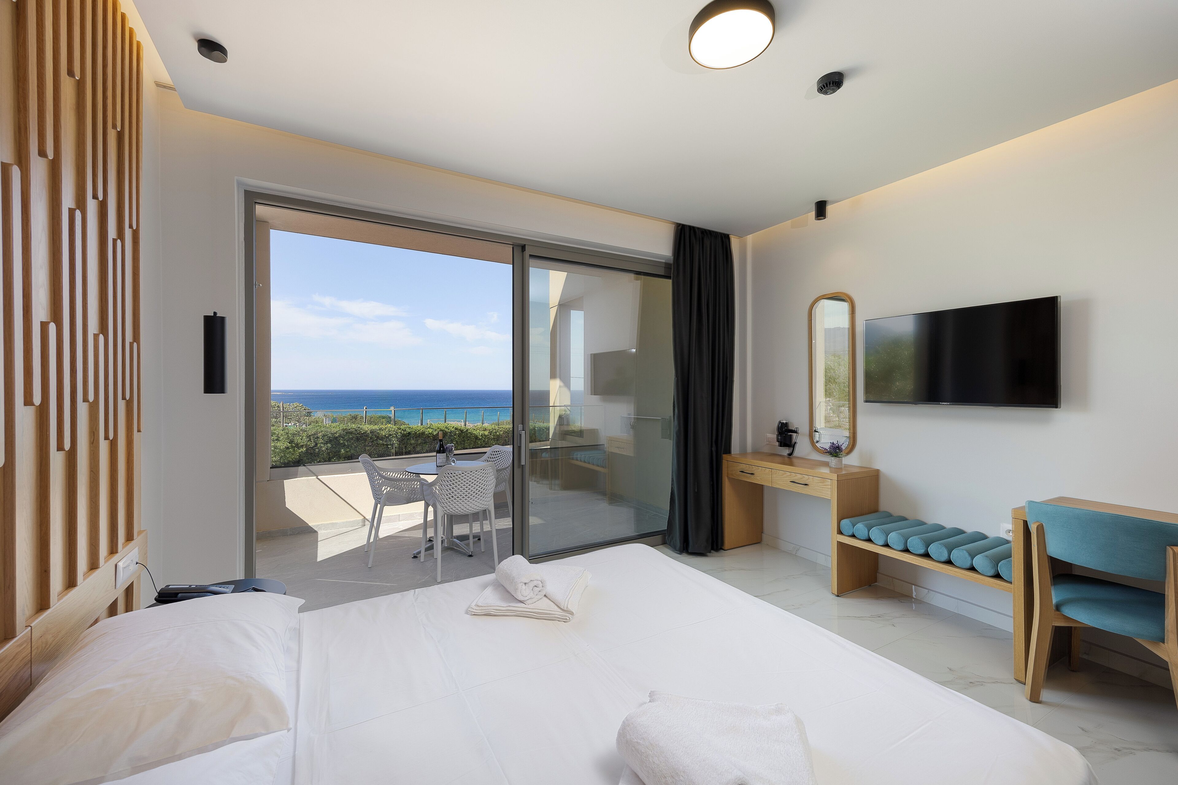 Deluxe Triple Room, Sea View, Ground Floor | In-room safe, free WiFi