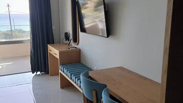 In-room safe, free WiFi