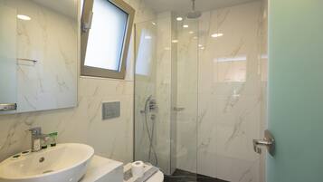 Deluxe Double Room, Sea View, Executive Level | Bathroom | Shower, hair dryer, towels, soap