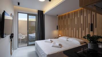 Economy Double Room | In-room safe, free WiFi