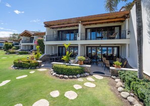Outdoor dining - Luxury Oceanfront Villa | The Palms (Playa Flamingo)
