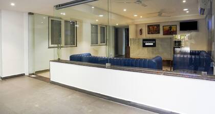Classic With Twin Bedoctave Parkland Suites