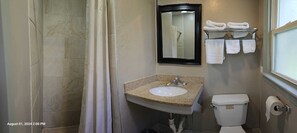 Habitación básica doble | Baño