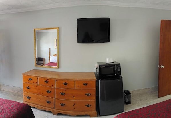 Deluxe Double Room, 2 Double Beds | Room amenity