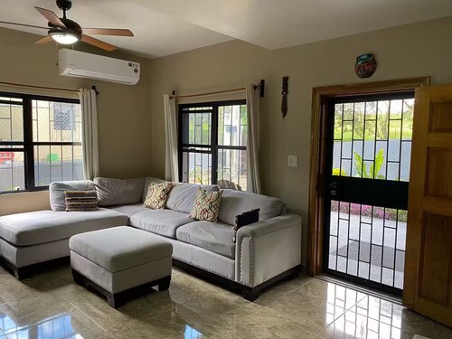 Lucina's Spacious 3BR with Yard and Backup Generator - Lower Level