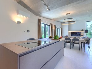 Dining - La Mari by Interhome (Tinjan)