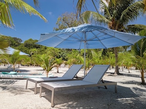 Property grounds - The Hacienda - One Bedroom (Utila)