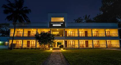 Classic With Balcony Thiruvallam Lakeview