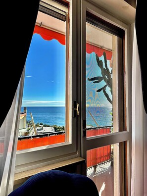 Interior - Renovated 100sqm apartment with breathtaking sea view and terrace (Sanremo)
