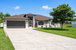 Exterior - Feel @ Home Ft Myers - 3bd - 2bh - POOL - Sleeps 8 (Fort Myers)