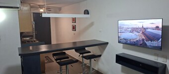 Depa con 2 cuartos y estacionamiento cerca del TEC