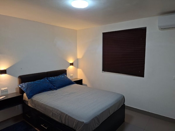 Room - Depa con 2 cuartos y estacionamiento cerca del TEC (Monterrey)