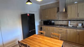 Casa, 3 quartos, varanda | Parte interna
