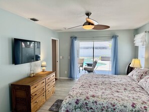3 bedrooms, iron/ironing board, WiFi, bed sheets - Heated Pool Home with Southern Exposure in SW Cape! Fully Fenced for Privacy! (Cape Coral)