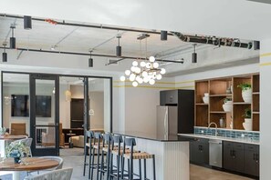 Interior - Sleepover | Stylish Studio + Gym/Sauna - Omaha (Omaha)
