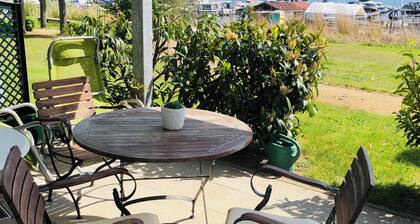 Directly on the Havel. Pure relaxation and tranquillity in a central location in Werder.