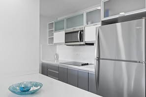 Private kitchen - Huge Salt Pool Marina Escape Ocean Views (Fajardo)