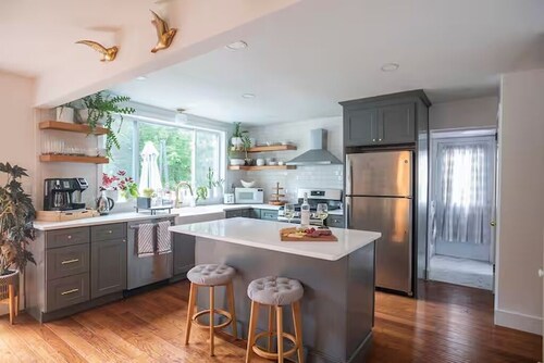 Cozy Getaway Mins From Kingston