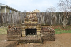 Terrace/patio - The Roll Tide Ranch - Spacious 3BR Home Perfect for Families & Game Days! (Tuscaloosa)