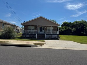Exterior - The Roll Tide Ranch - Spacious 3BR Home Perfect for Families & Game Days! (Tuscaloosa)