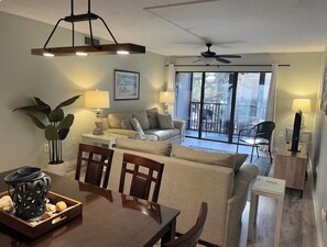 TV - Peaceful 2-bedroom condo on Beautiful Siesta Key (Siesta Key)