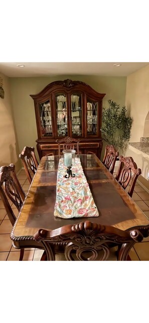 Dining - The Cozy Inn (Phoenix)