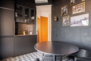 Superior appartement, 3 slaapkamers, uitzicht op zee, aan het strand | Individueel gedecoreerd, individueel gemeubileerd