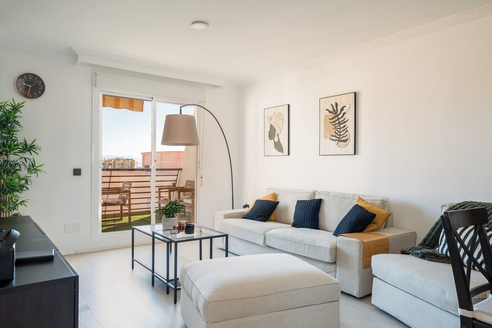 Superior Apartment, 3 Bedrooms, Sea View, Beachfront | Living area