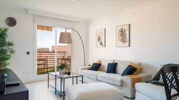 Superior Apartment, 3 Bedrooms, Sea View, Beachfront | Living area