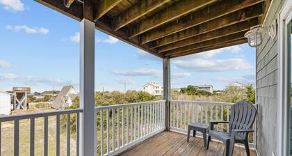 Pet Friendly Spacious 3BR/3.5BA townhome — 2,034 sqft for families to spread out comfortably. Modern finishes, parking, water views. Walking distance to Atlantic Beach — ideal family beach retreat. Check/Zelle payment avail for direct bookings.