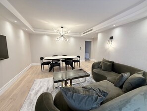 TV - Lux 3 bed near Hyde Park | Steps from Tube (Greater London)