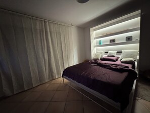 Room - Large Studio + Terrace (CANNES)