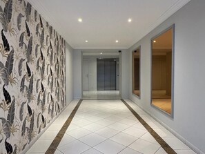 Interior - Large Studio + Terrace (CANNES)