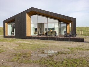 Outdoor dining - Detached holiday home with multiple terraces (Wissenkerke)