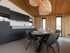 Dining - Nature house with covered terrace by the water (Wissenkerke)