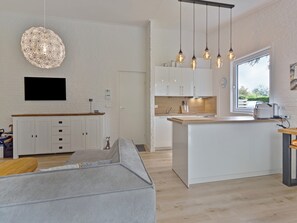 Living area - Holiday home with a beautiful garden. (Kamperland)
