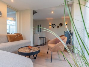Living area - Holiday home at the Oosterschelde (Kamperland)